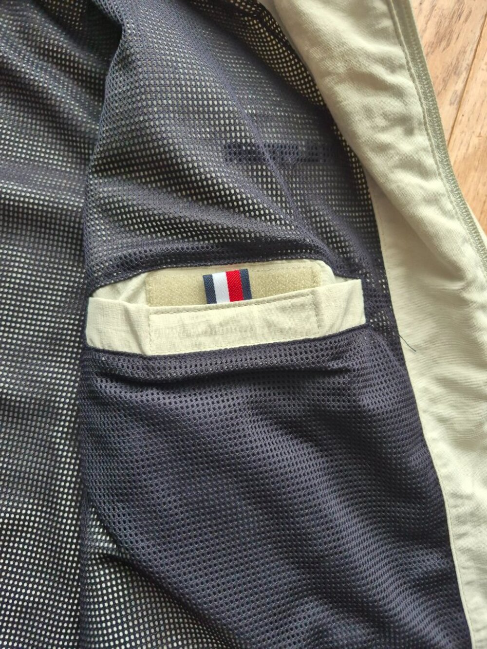 Tommy Hilfiger Bomber Jacket Large - Picture 10 of 16